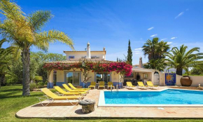 4 bedrooms villa with city view private pool and enclosed garden at Carvoeiro 2 km away from the beach, Carvoeiro